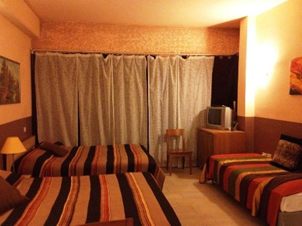 Gemini Apartment *
